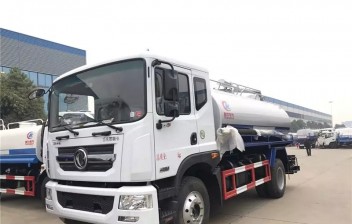 大功率的12方吸粪车